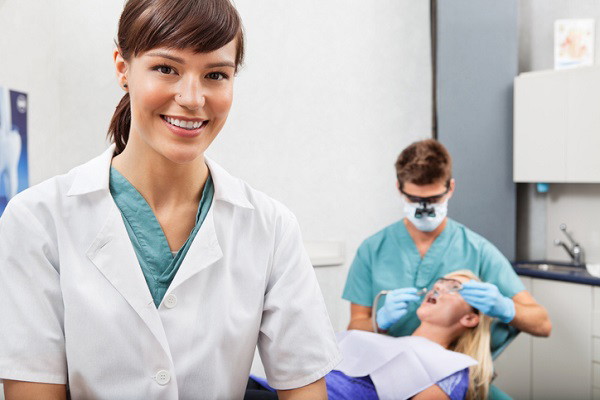 become a dental assistant